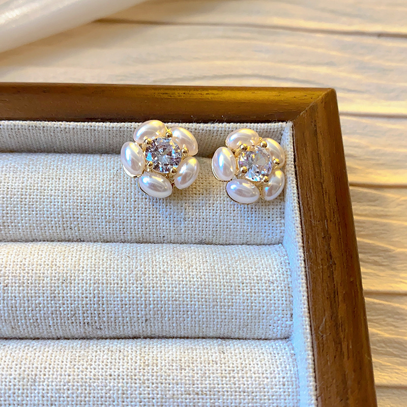 Small and simple full-diamond stud earrings 2025, trendy and high-end style earrings, versatile earrings, 925 silver needle Specification drawing