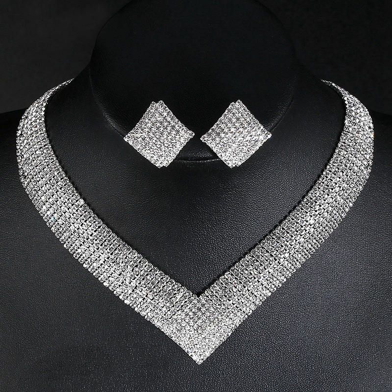 The elegant and shiny V-neck square earrings, earrings and necklace set N5424, a cross-border bestseller of bride accessories from Europe and America full figure