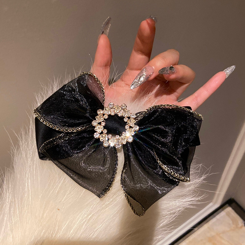Bow hairpin top clip, feminine charm, rhinestone at the back of the head, hairpin, a popular 2022 new high-end hair accessory full figure