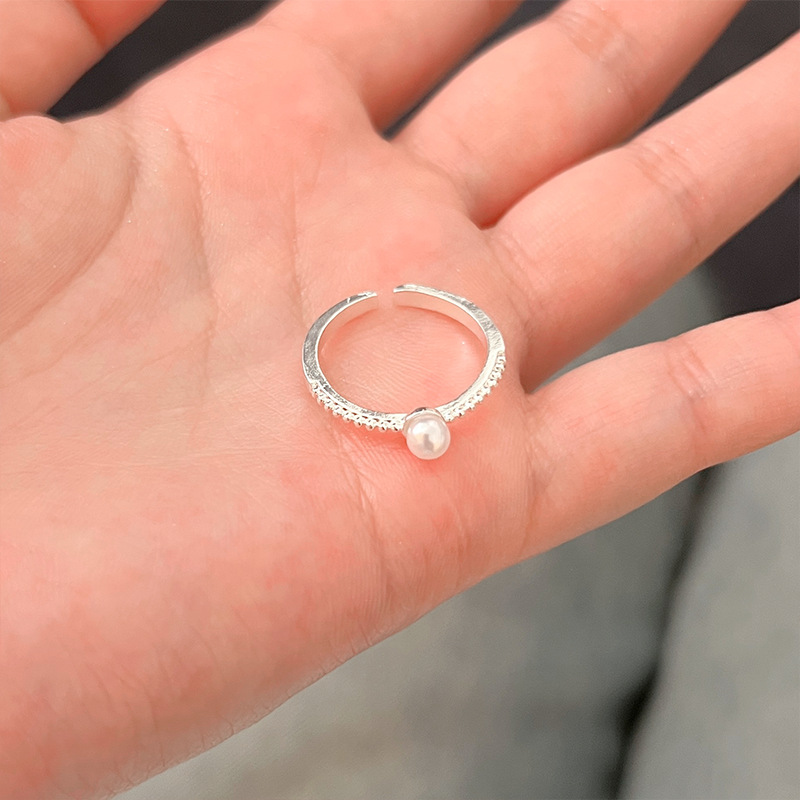 Super dazzling! A single pearl ring from Shijia with a full set of diamonds, exuding a simple, exquisite and high-end charm. A trend of light luxury rings details Picture