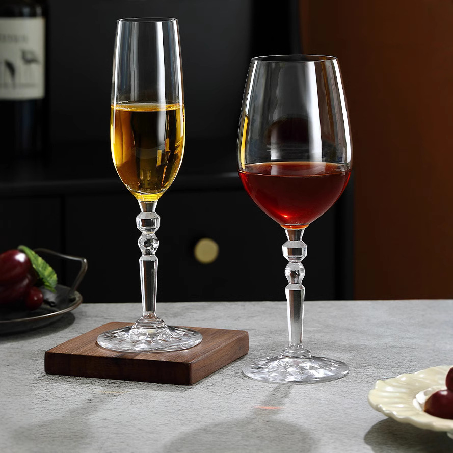 ins tall crystal glass, sparkling wine glass, sweet wine glass, Champagne glass, flute glass, wedding wine glass, a sense of luxury details Picture