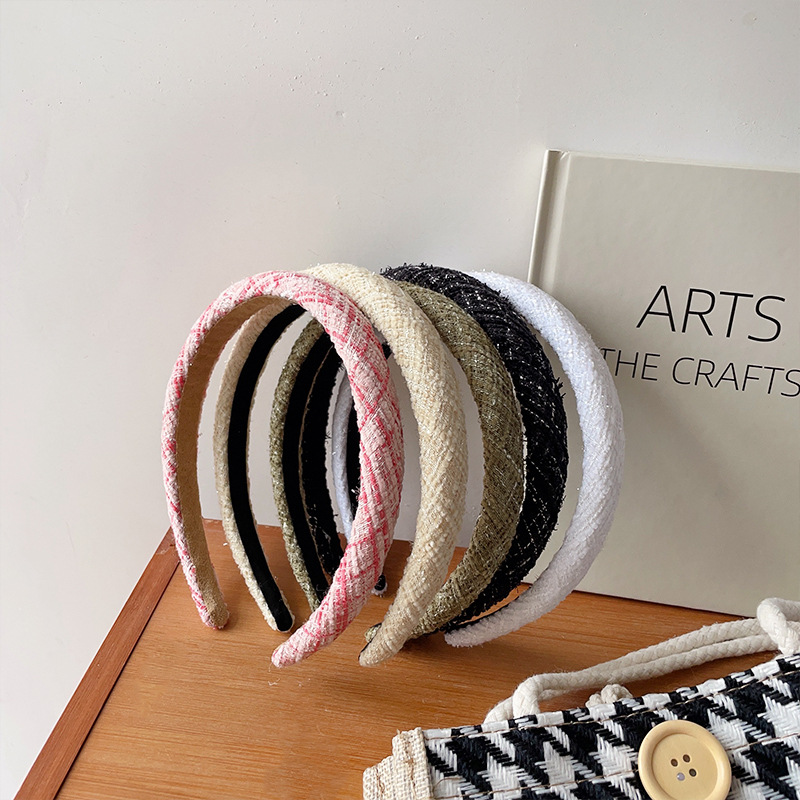 Autumn and winter sponge hair band, small chanel-style high head top facial hair band, fabric woven, high-end look, outdoor headband, hair accessory for women details Picture