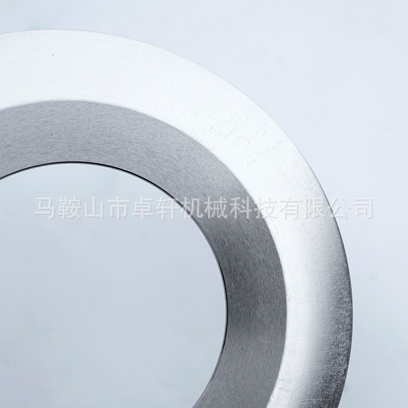 The flat circular cutting blade is sharp and wear-resistant, and is a multi-material cutting circular knife manufacturer for batch processing of non-woven fabric film tape details Picture