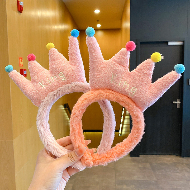 Crown facial cleansing hairband, hair tie, Korean Internet celebrity, sweet and cute hairpin, headband, versatile for going out hairpin Application Scenario