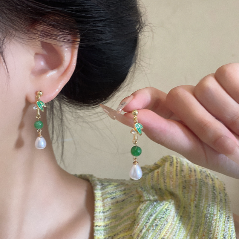 New Chinese-style retro bamboo leaf pearl earrings, long tassel for women, versatile and elegant mid-style stud earrings and earrings wholesale full figure