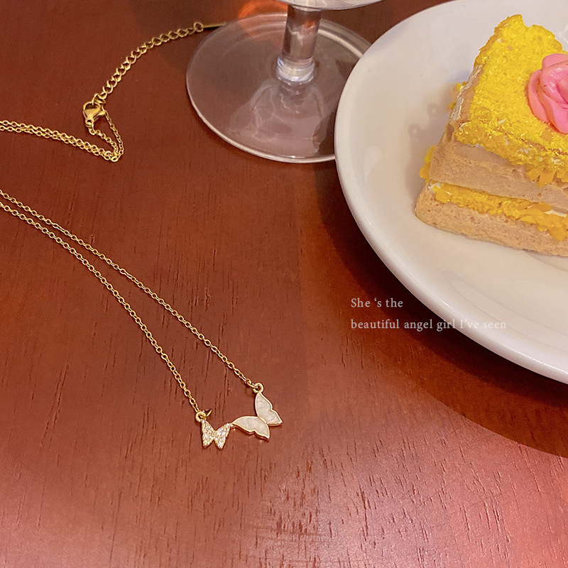 Exquisite micro-inlaid butterfly titanium steel necklace for women, in an inS-style, light luxury, versatile, niche and high-end look, a popular collarbone chain accessory Specification drawing