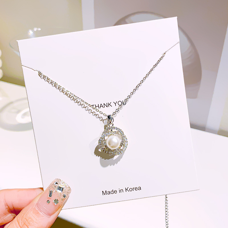 Korean-style niche design silver pearl full diamond pendant titanium steel necklace, versatile for women, light luxury style collarbone chain Application Scenario