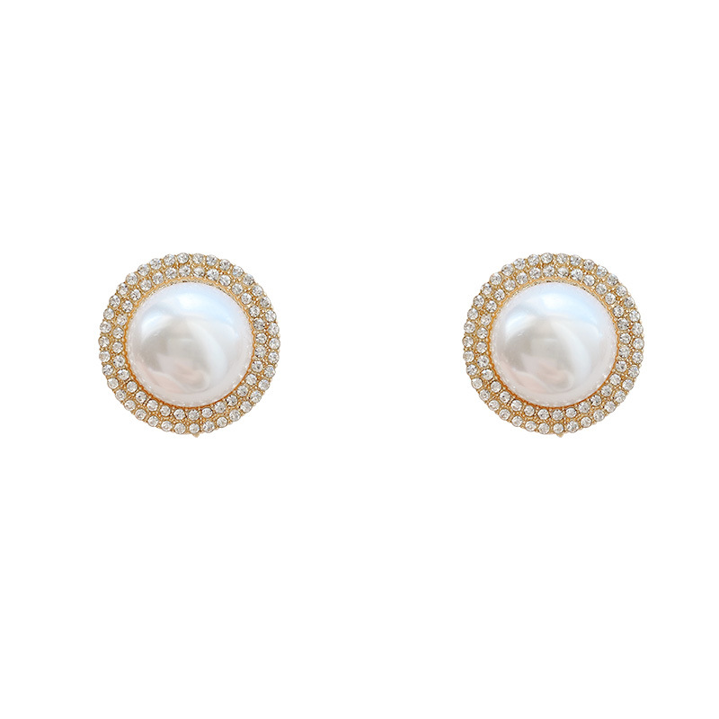 High-end pearl large earrings, French retro style, internet-famous stud earrings, 2025 bestseller, niche and exaggerated earrings for women Item Picture