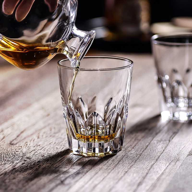 Lizun Creative Glass water cups, whisky cups, beer cups, juice cups, beverage cups, glass cups wholesale with logo printing Application Scenario