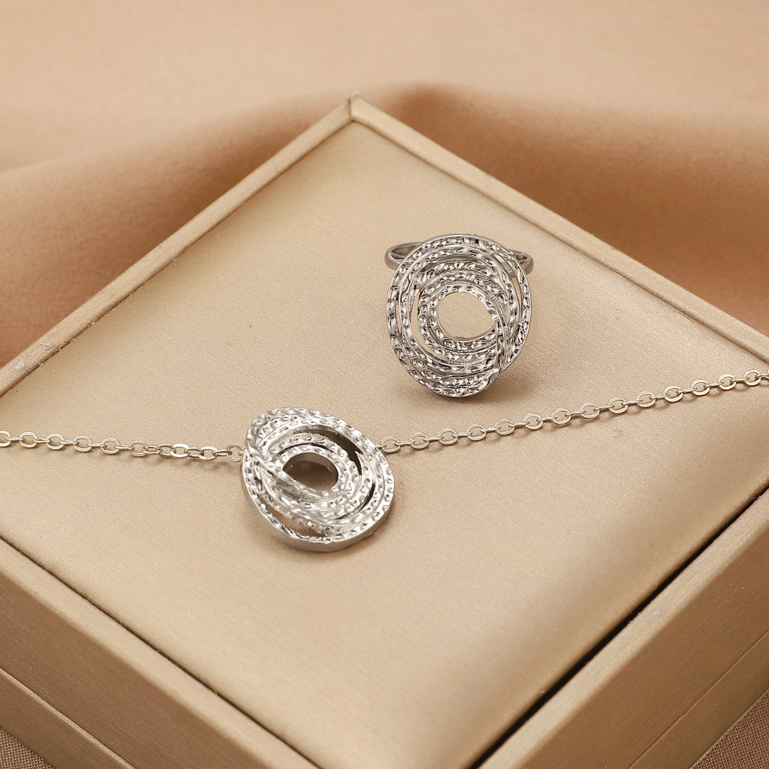 European and American InS-style simple geometric winding ring necklace set, fashionable, niche, high-end and versatile jewelry for women Specification drawing