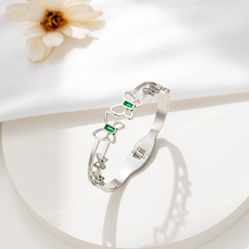 The non-fading hollowed-out green diamond butterfly titanium steel bracelet is a fashionable and versatile light luxury wristband for women. It is a simple and elegant internet-famous jewelry details Picture