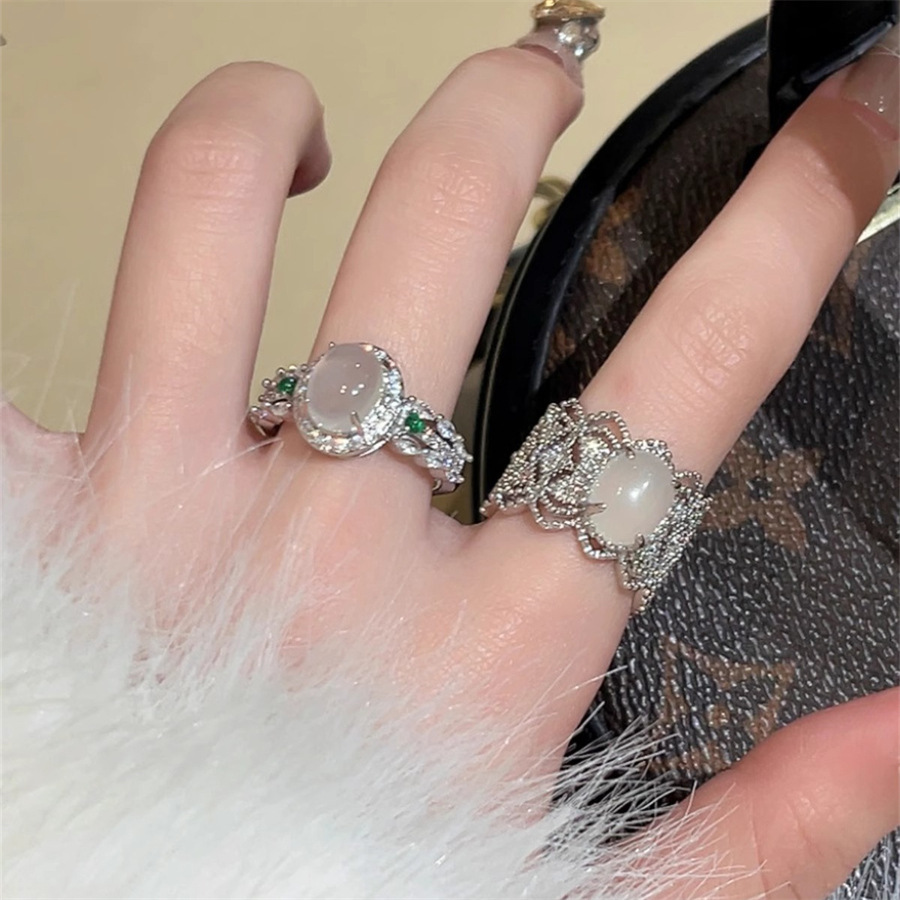 French retro white chalcedony jade ring, versatile for women, niche and elegant, exquisite ring, high-end and light luxury index finger ring Specification drawing