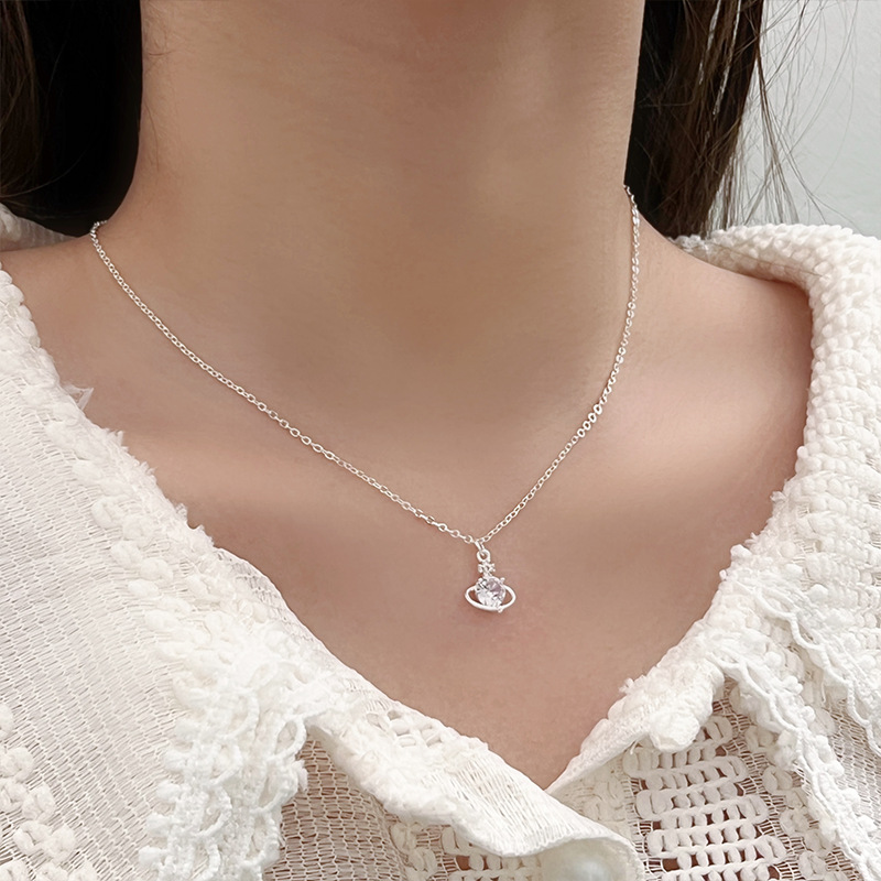 Zirconium Saturn pendant necklace for women, exquisite, light luxury, niche and high-end collarbone chain, versatile neck chain full figure