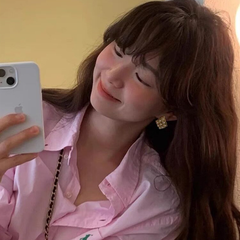 Irregular pearl stud earrings for women, a light luxury, niche and high-end look. New summer 2025 style, a trendy and stylish earpiece Specification drawing