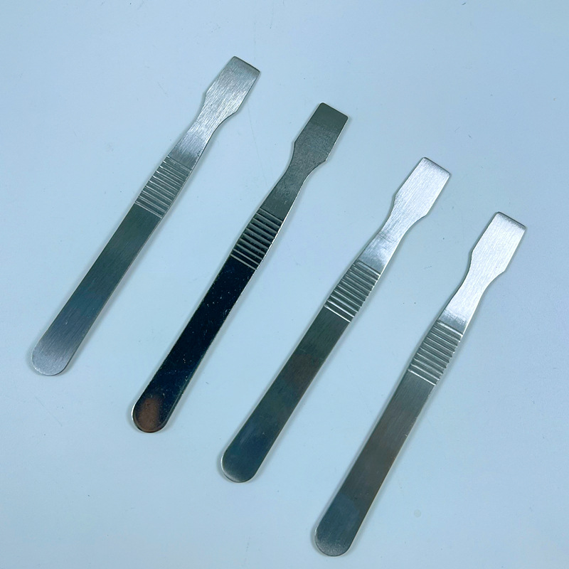 Stainless steel thin-mouthed scraper, tin paste stirring scraper, tin scraper, liquid crystal case opening tool, mobile phone prying bar, flat prying Specification drawing