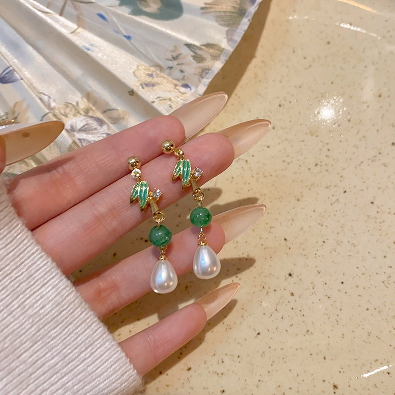 New Chinese-style retro bamboo leaf pearl earrings, long tassel for women, versatile and elegant mid-style stud earrings and earrings wholesale details Picture