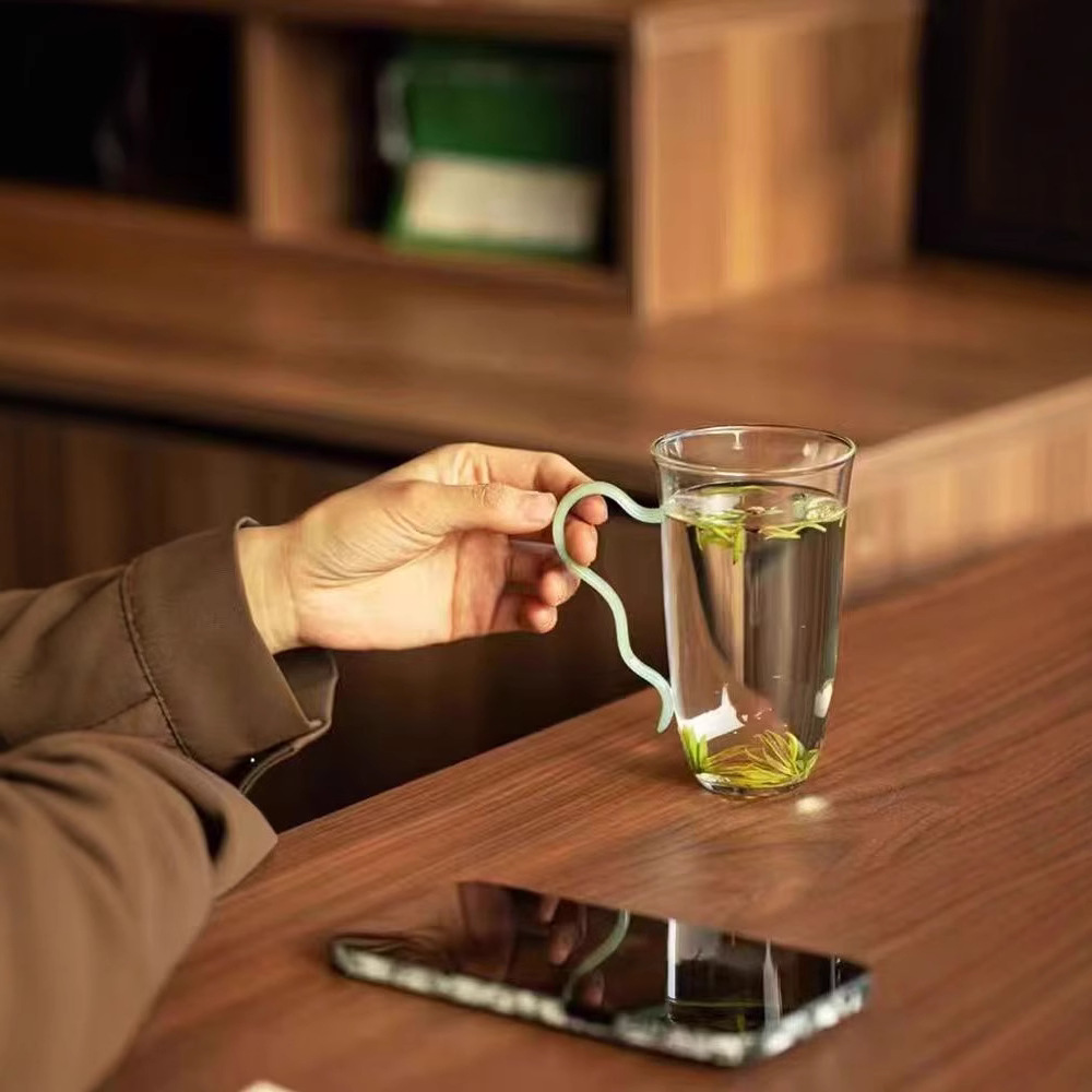 Chinese-style tea brewing cup, high borosilicate glass cup, household tea cup, ladies' juice cup, high appearance level, colorful handle narcissus green tea cup Specification drawing