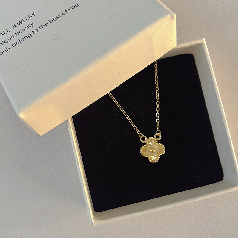 Four-leaf clover necklace pendant, 18K titanium steel, light luxury, double-sided mother-of-pearl design collarbone necklace, does not fade, fashionable and high-end details Picture