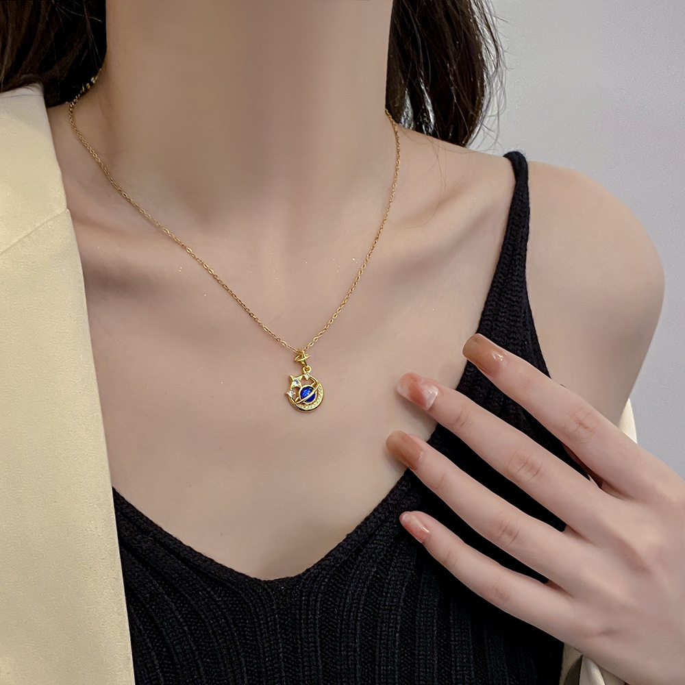 Fashionable and light luxury full-diamond star and moon pendant titanium steel necklace, a trendy and individual female Instagram influencer collarbone chain accessory Specification drawing