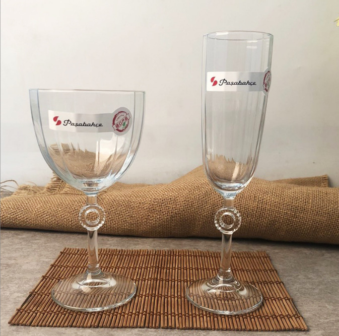 Pasha European wine glasses, red wine glasses, fashionable highball glasses, champagne glasses wholesale, and special sweet wine glasses for bars Application Scenario