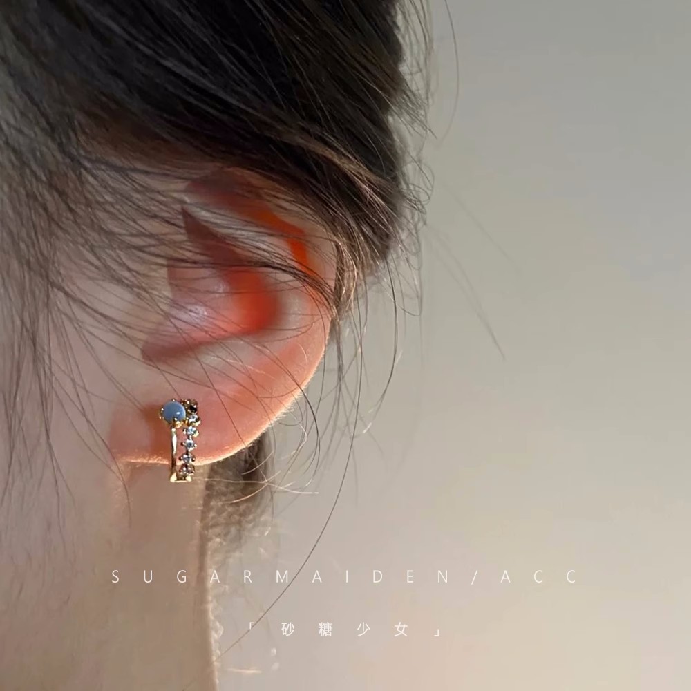 Exquisite and small blue cat's eye stone ear studs, women's light luxury and high-end style earrings, retro internet-famous style earrings, trendy details Picture