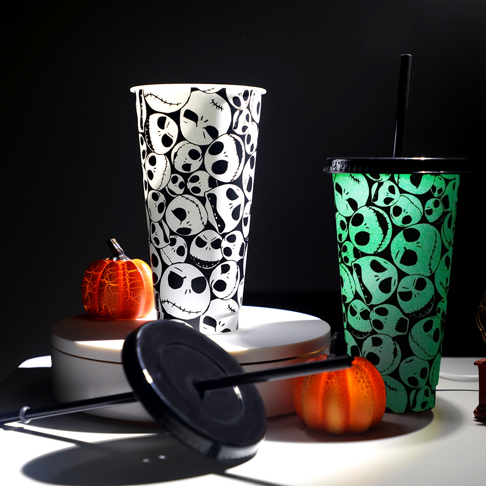New bar cheering and glowing props: Luminous cup, fluorescent cup, luminous color-changing plastic straw cup manufacturer full figure