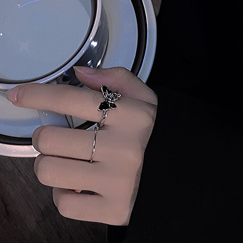 Dark sweet and cool style drip glaze butterfly opening ring, a new trendy index finger ring with a unique and simple design for women Specification drawing