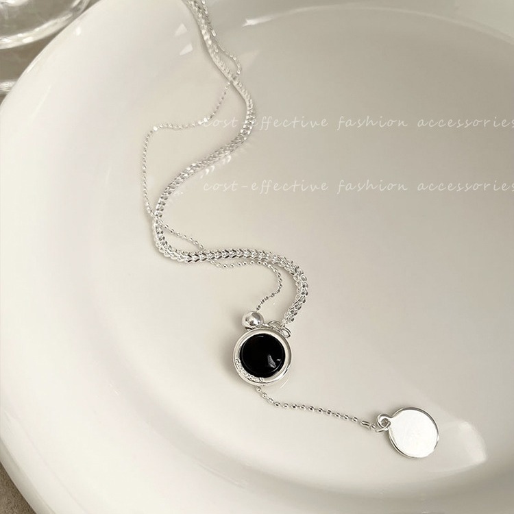 Double-sided black agate pearl pull-out necklace for women, 2023 new versatile silver sweater chain, ins style Application Scenario