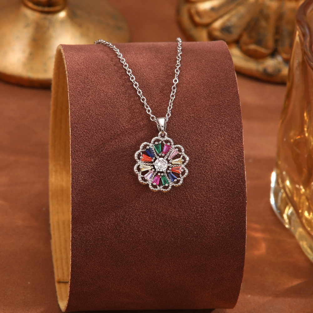 Original design sense tulip necklace, women's titanium steel, non-fading, Internet celebrity style, light luxury, niche collarbone chain wholesale trend details Picture