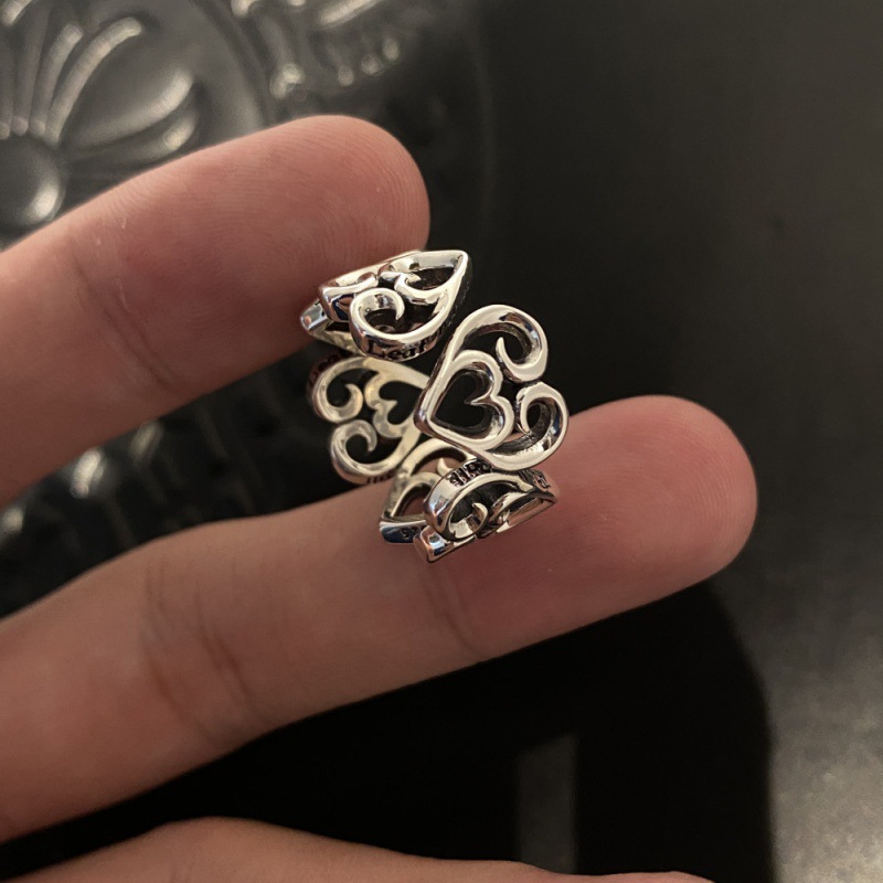 A niche retro distressed design with an open graffiti cross heart ring, a light luxury and fashionable individual style for women in Instagram Specification drawing