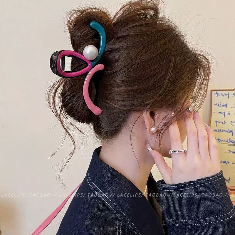 Irregular color-blocking large scratch-clip women's 2025 new style high-end back head hairpin, elegant shark clip hair accessory Specification drawing
