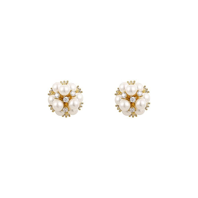 Light luxury, high-end, elegant and grand pearl flower stud earrings, unique women's earrings, exquisite commuting round face earrings Item Picture