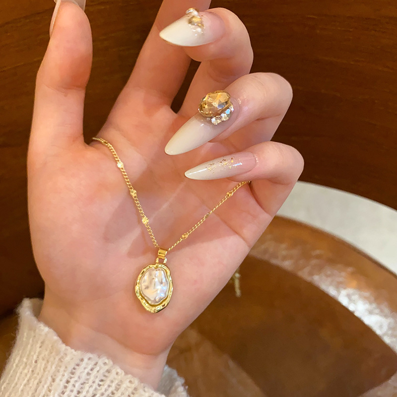 Light luxury French pearl necklace, a niche accessory for women, a high-end neckchain, a new bestseller in 2025, a collarbone chain pendant Specification drawing