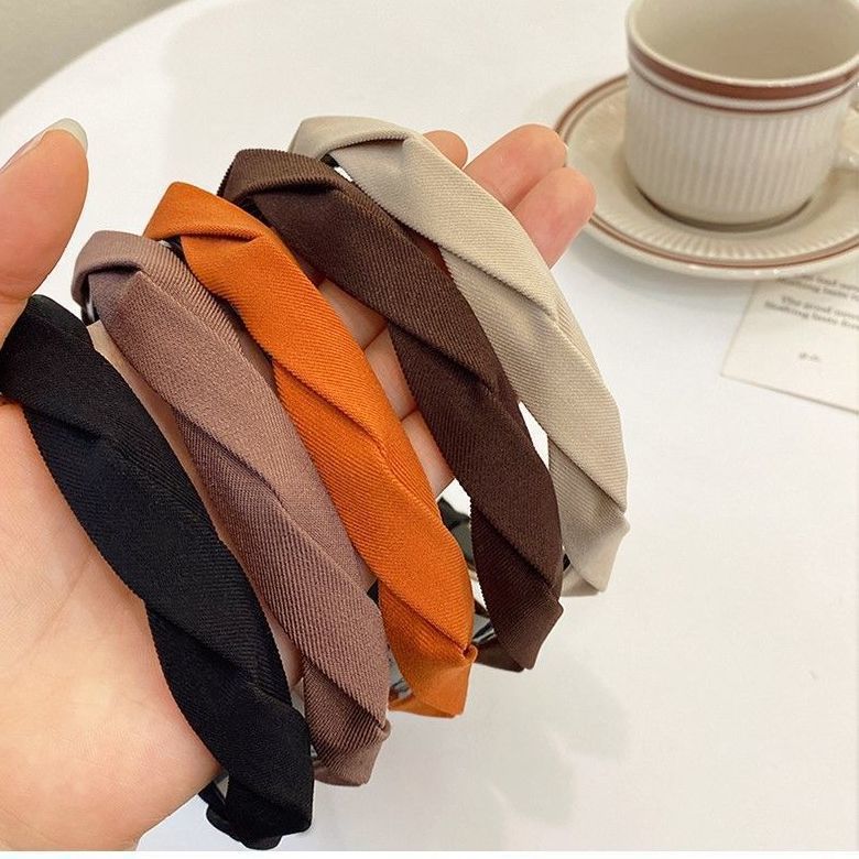 Korean style headband with teeth, anti-slip headband for autumn and winter, fabric woven braided elegant headband, bangs and broken hair clips details Picture