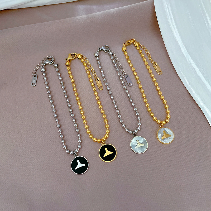 【 All-titanium Steel 】 Dongdaemun's unique round plate mermaid tail mother-of-pearl bracelet, a retro best friend of a female Internet celebrity Application Scenario