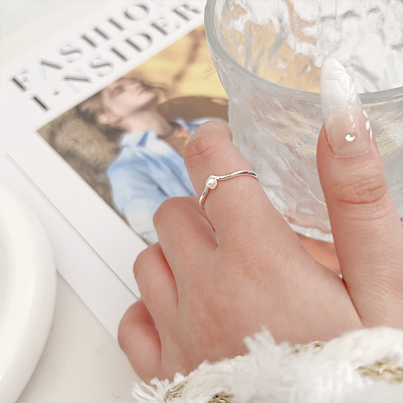 Korean plain 925 sterling silver ring for women, a niche and light luxury style, cold and ins-style, non-fading ring for women wholesale Specification drawing