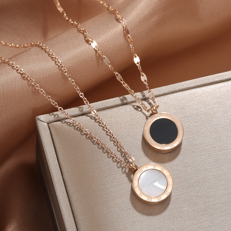 Titanium steel Roman numeral black and white double-sided mother-of-pearl necklace for women, simple and niche design sense, non-fading, popular Internet celebrity collarbone chain full figure