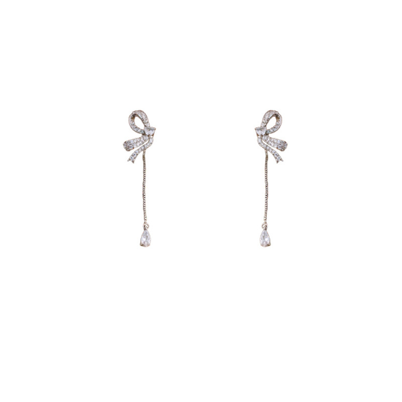 Bow water drop tassel earrings, a female Internet celebrity, exude a light luxury and high-end vibe on Instagram. With a cold style and unique quality, they are earrings and stud earrings Item Picture