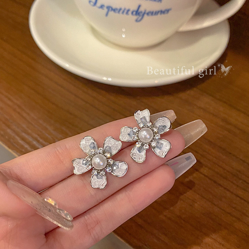 Blue gradient flower pearl earrings for women, cool, niche and high-end style earrings, light luxury, unique and best-selling earrings wholesale Specification drawing
