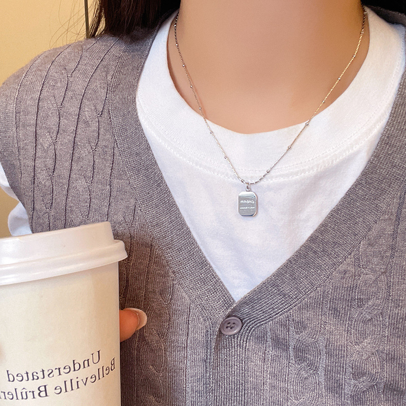 Sweet and Cool Square brand letter pendant titanium steel necklace for women, 2025 new style fashionable sweater chain, daily versatile and niche accessory Specification drawing