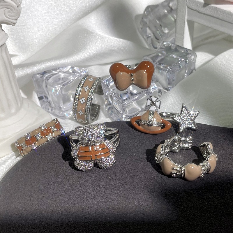 The Maillard style, milk tea color, fashionable, ins, versatile and trendy ring for students, retro and niche autumn and winter accessories full figure
