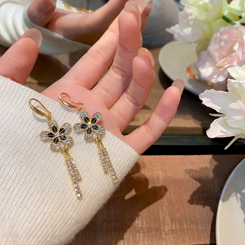 S925 Silver Needle diamond-encrusted flower tassel earrings, a long and elegant European and American retro style earring for women, a light luxury accessory for socialite Specification drawing