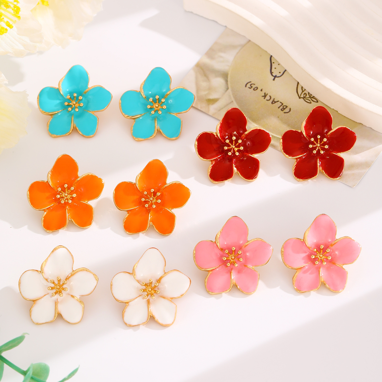 European and American cross-border jewelry, fashionable and retro oil-dripping petal stud earrings, flower earrings and earrings, summer dopamine, high-end feel Specification drawing