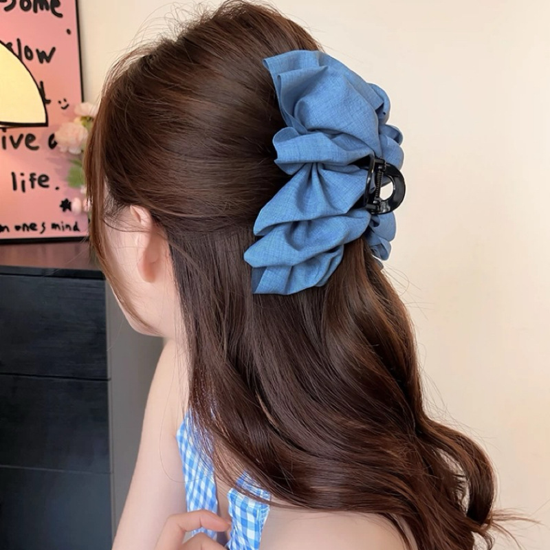 Denim blue cloud pleated bubble grabber for women, a simple and elegant summer hair accessory for the back of the head, versatile and stylish details Picture