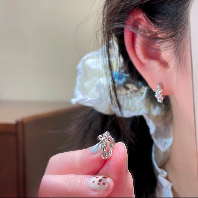 Silver bow wrapped ear buckles 2025 Summer new style sweet design earrings, light luxury and versatile earrings Application Scenario