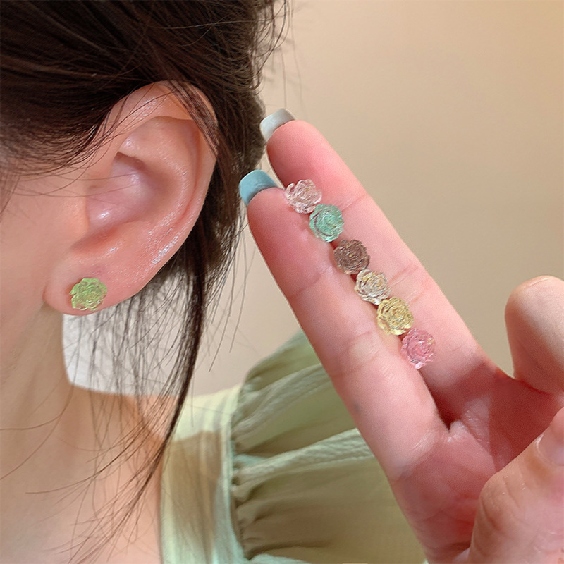 Simple and small rose flower stud earrings, delicate and versatile forest-themed earrings, super ethereal and fresh style earrings wholesale details Picture