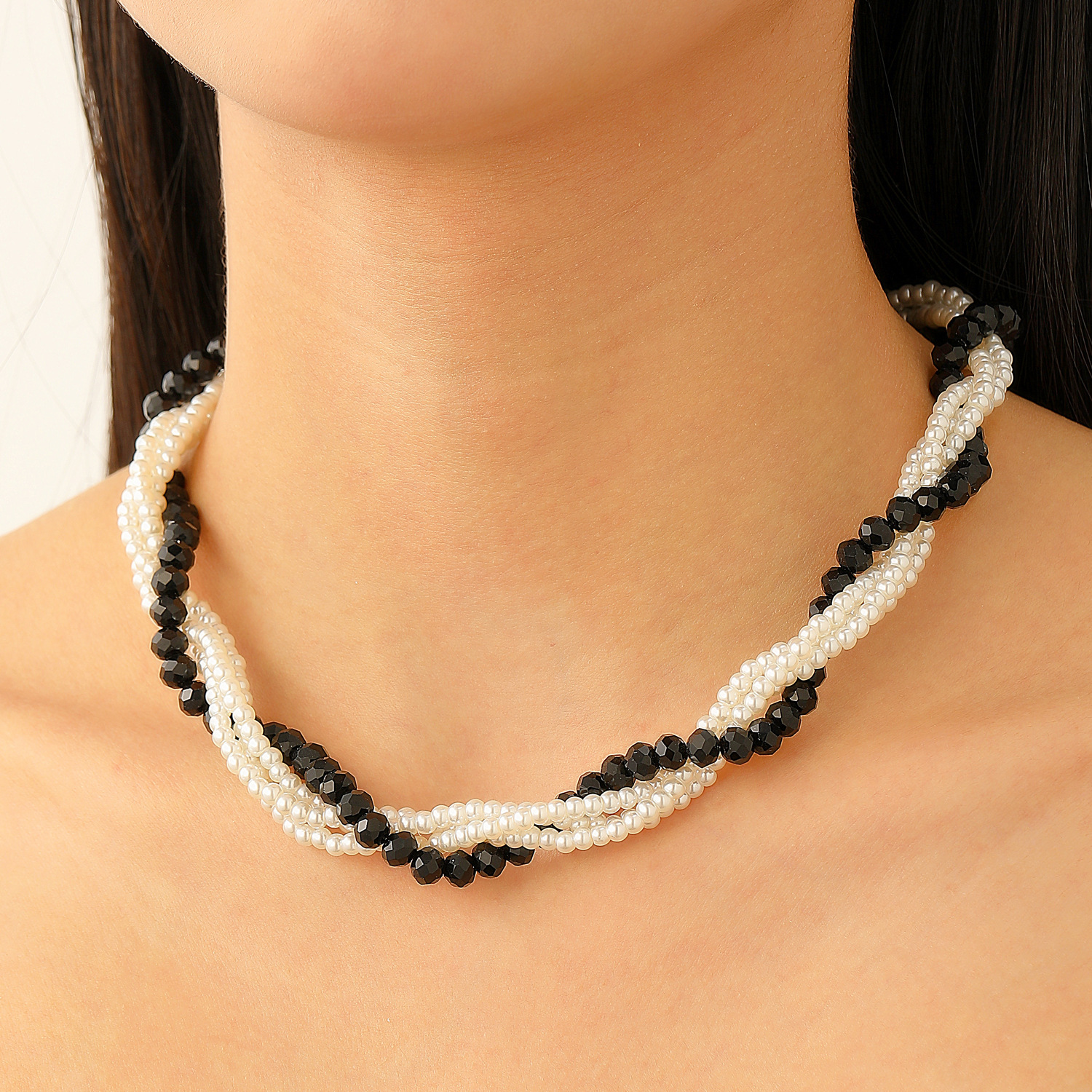 Cross-border new multi-layer pearl jewelry set for women, InS-style, European and American creative design V-shaped neckband bracelet set details Picture