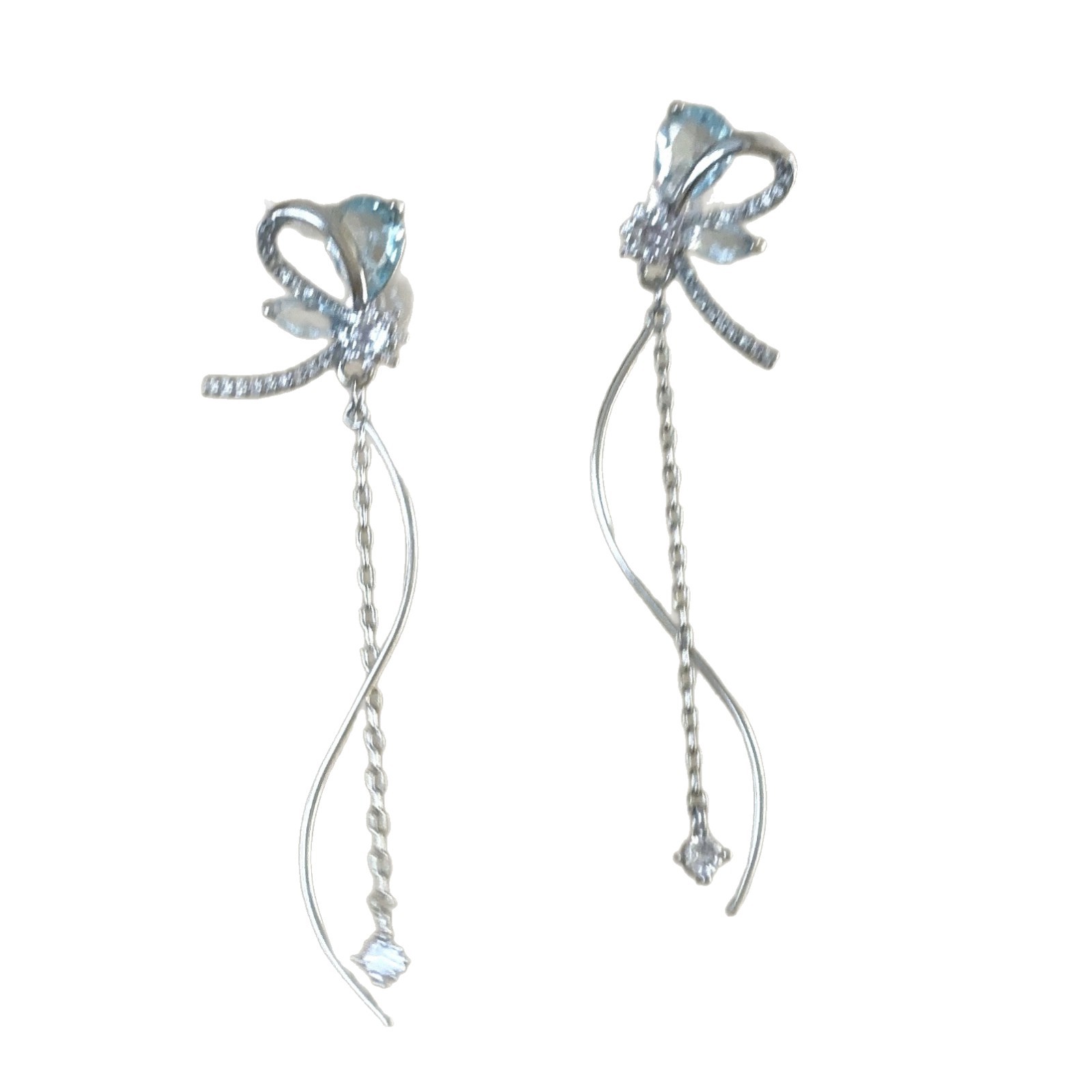 The super fairy butterfly tassel earrings exude a high-end feminine charm, exude a fashionable and light luxury style. The long stud earrings are versatile and are exquisite earrings that are popular among Internet celebrities Item Picture