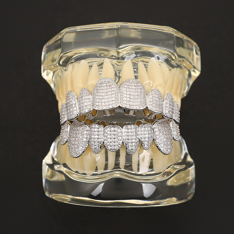 New irregular eight-toothed front teeth with zircon teeth, hip-hop fashion teeth decoration, Halloween cosplay rap full figure