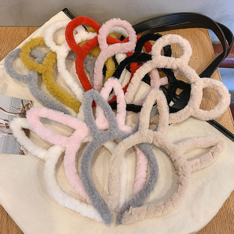 Plush and cute rabbit bear hair band, hair clip, three-dimensional hair pressing, versatile, go out to wash your face, headband, hair accessory manufacturer wholesale full figure